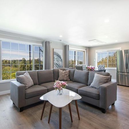 High Point Guesthouse - Next To Seattle Chinese Garden Экстерьер фото