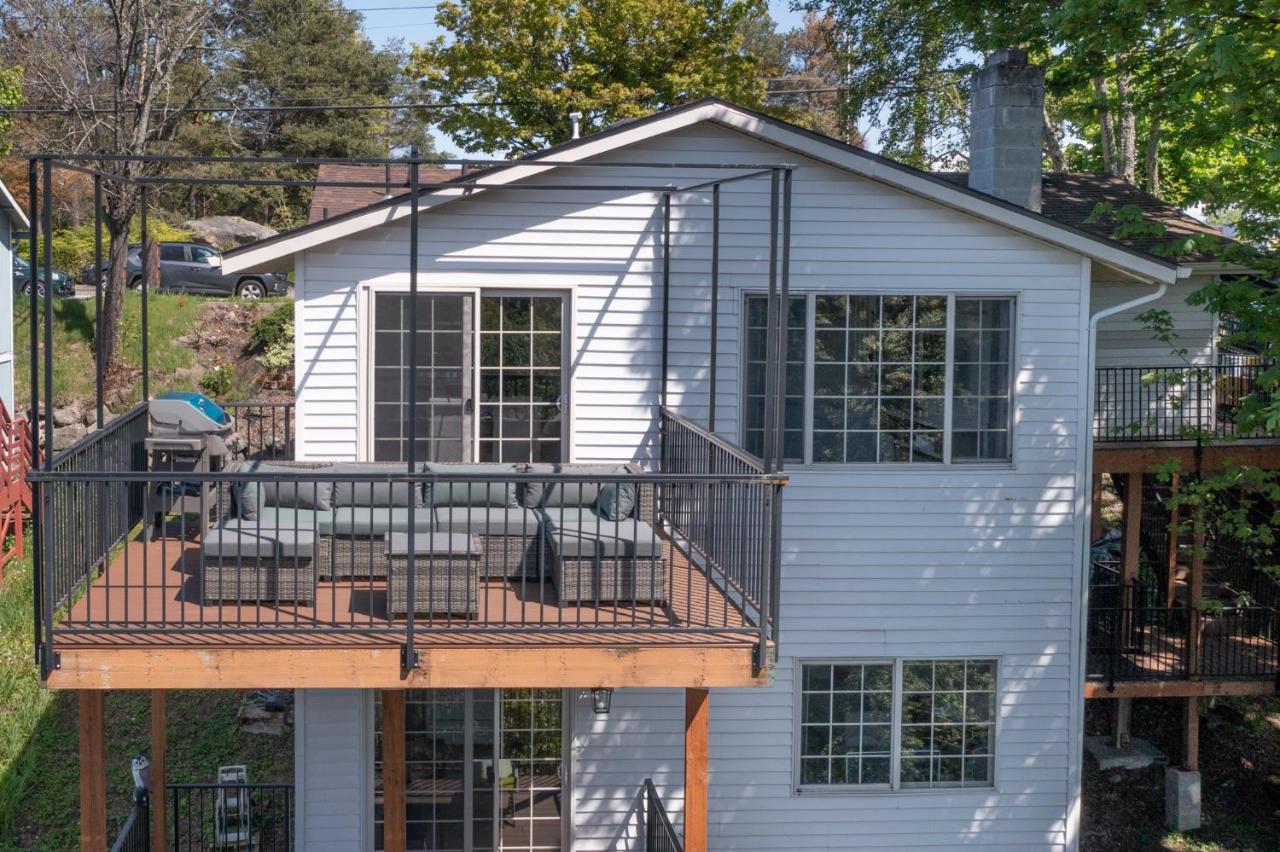 High Point Guesthouse - Next To Seattle Chinese Garden Экстерьер фото