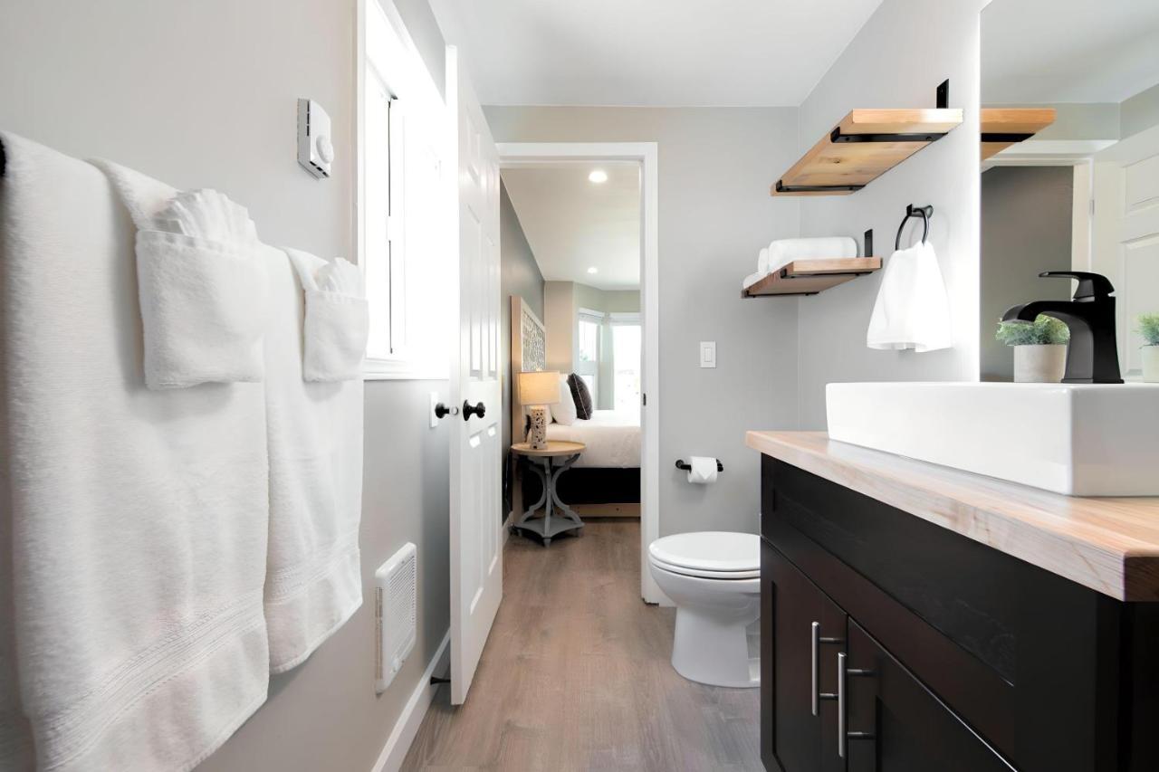 High Point Guesthouse - Next To Seattle Chinese Garden Экстерьер фото