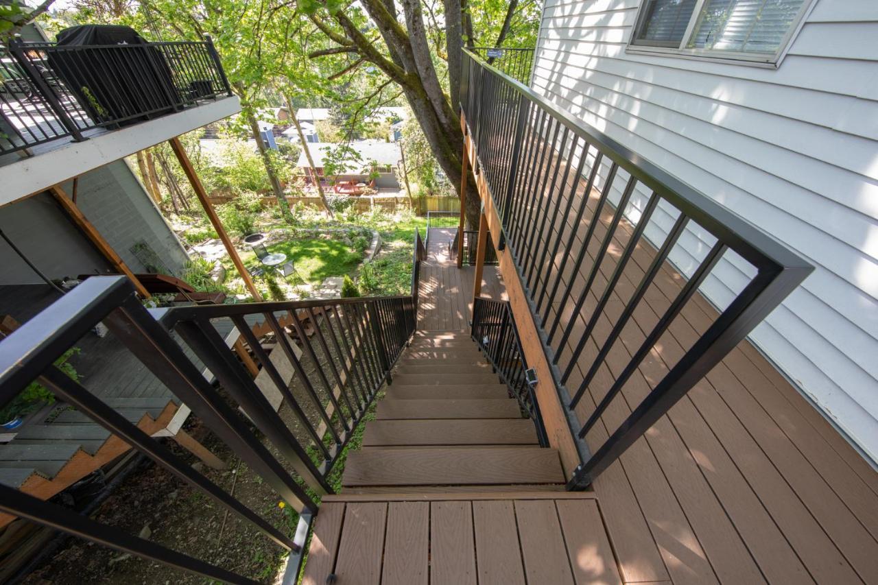 High Point Guesthouse - Next To Seattle Chinese Garden Экстерьер фото